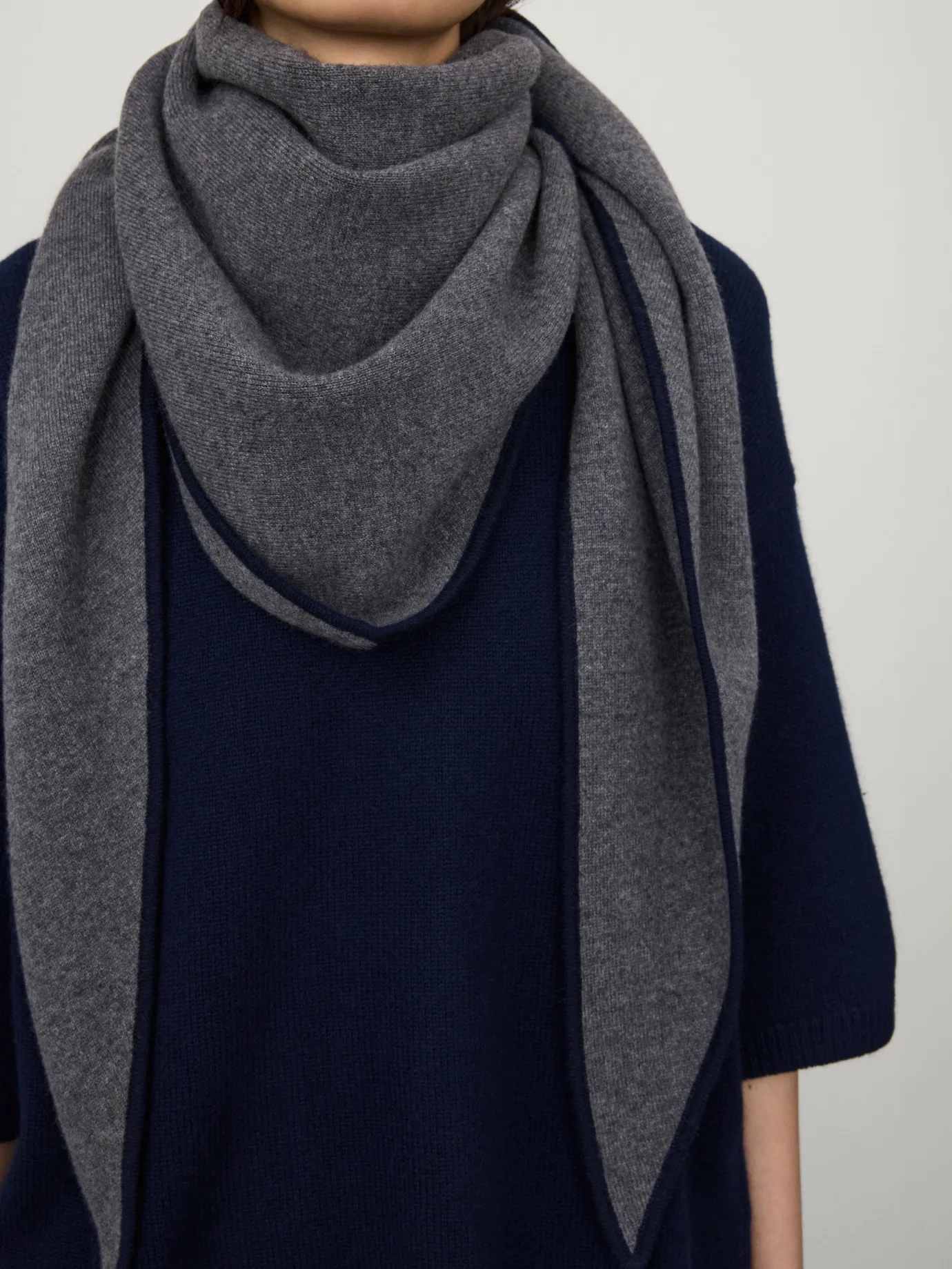Cheap LISA YANG The Bandana Contrast Large Scarf Graphite/Navy