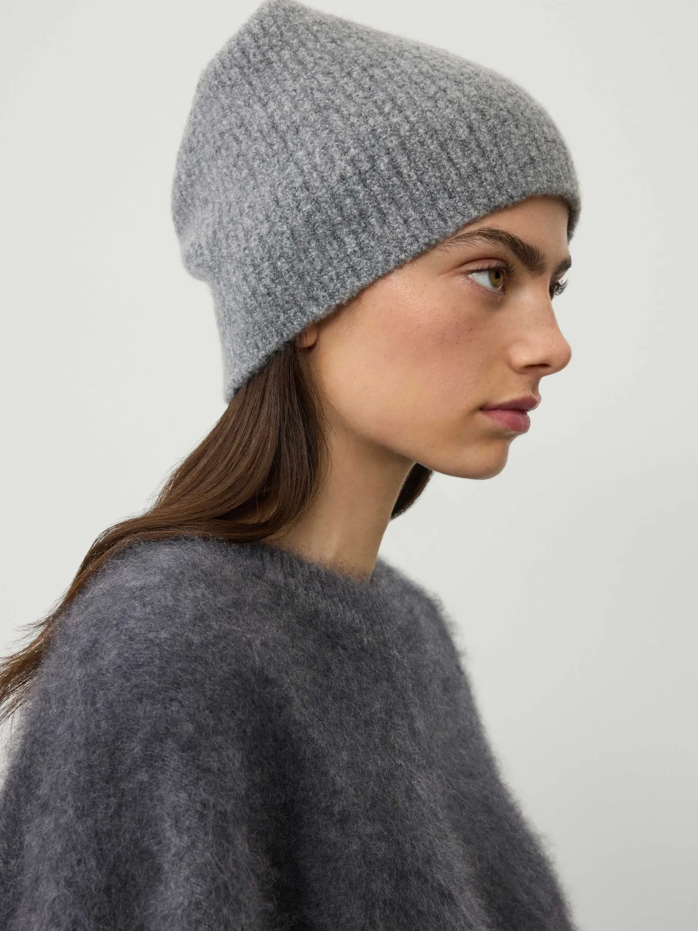 Store LISA YANG The Bouclé Beanie SpeckledGraphiteBouclé