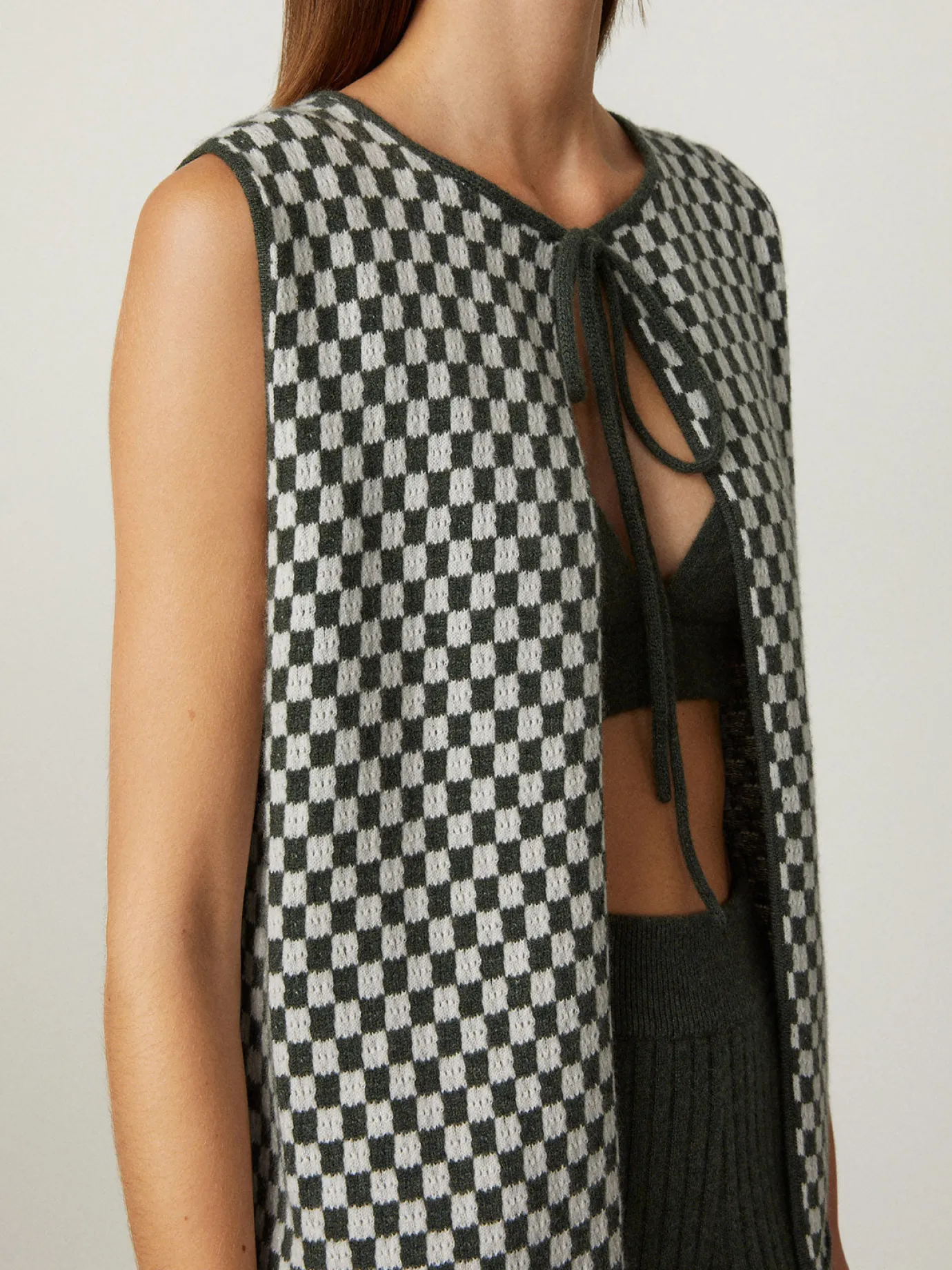 Hot LISA YANG The Dandan Vest Olive