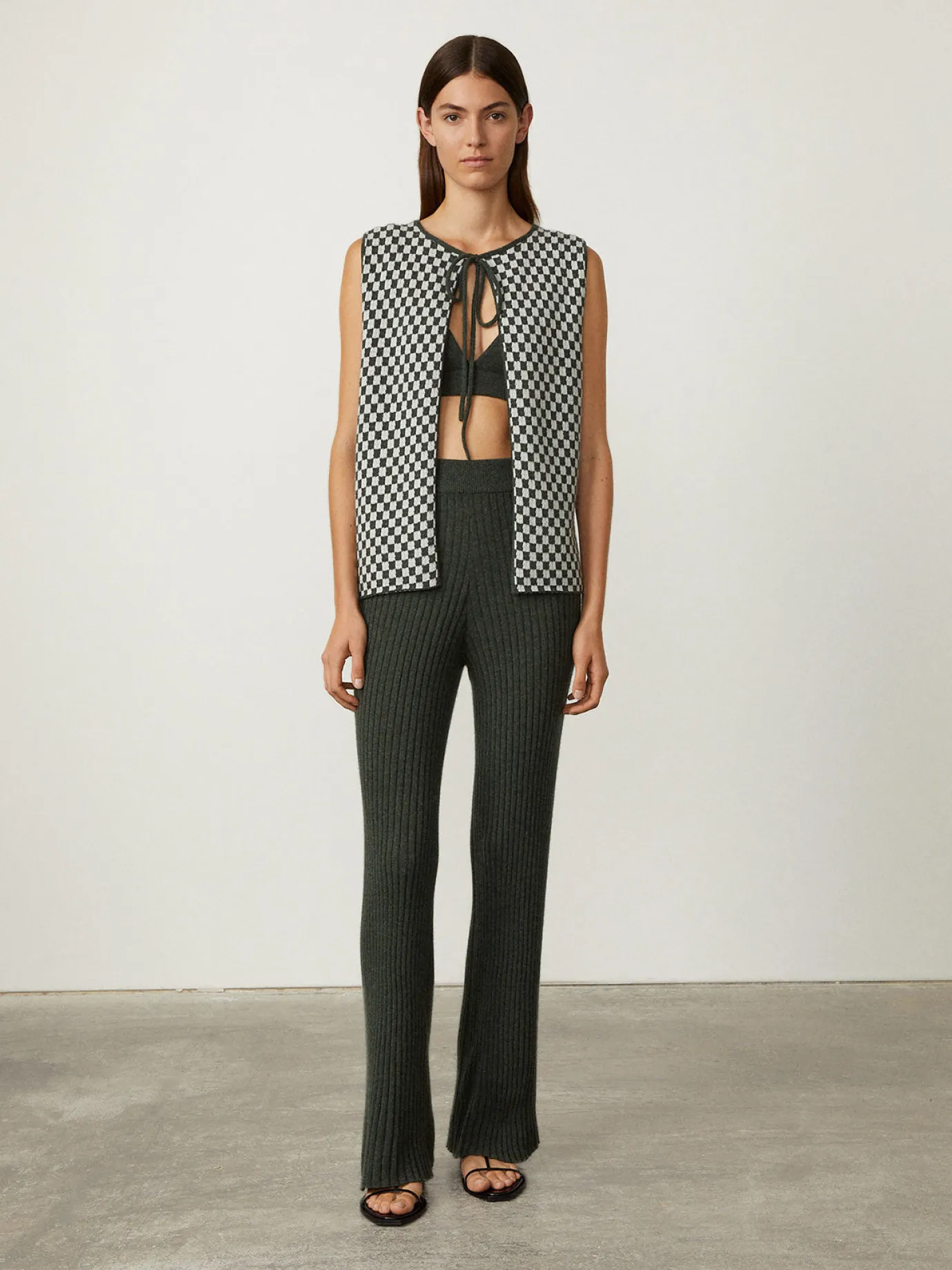 Hot LISA YANG The Dandan Vest Olive
