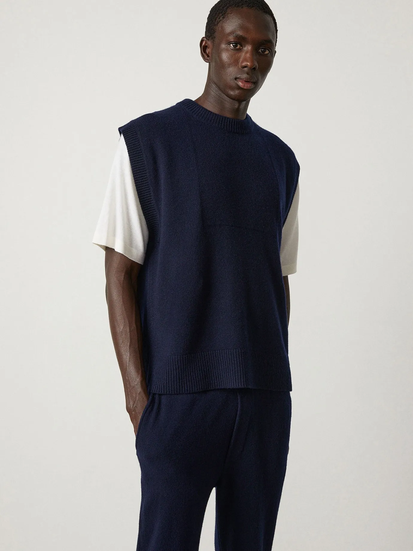 Fashion LISA YANG The Dennis Vest Navy