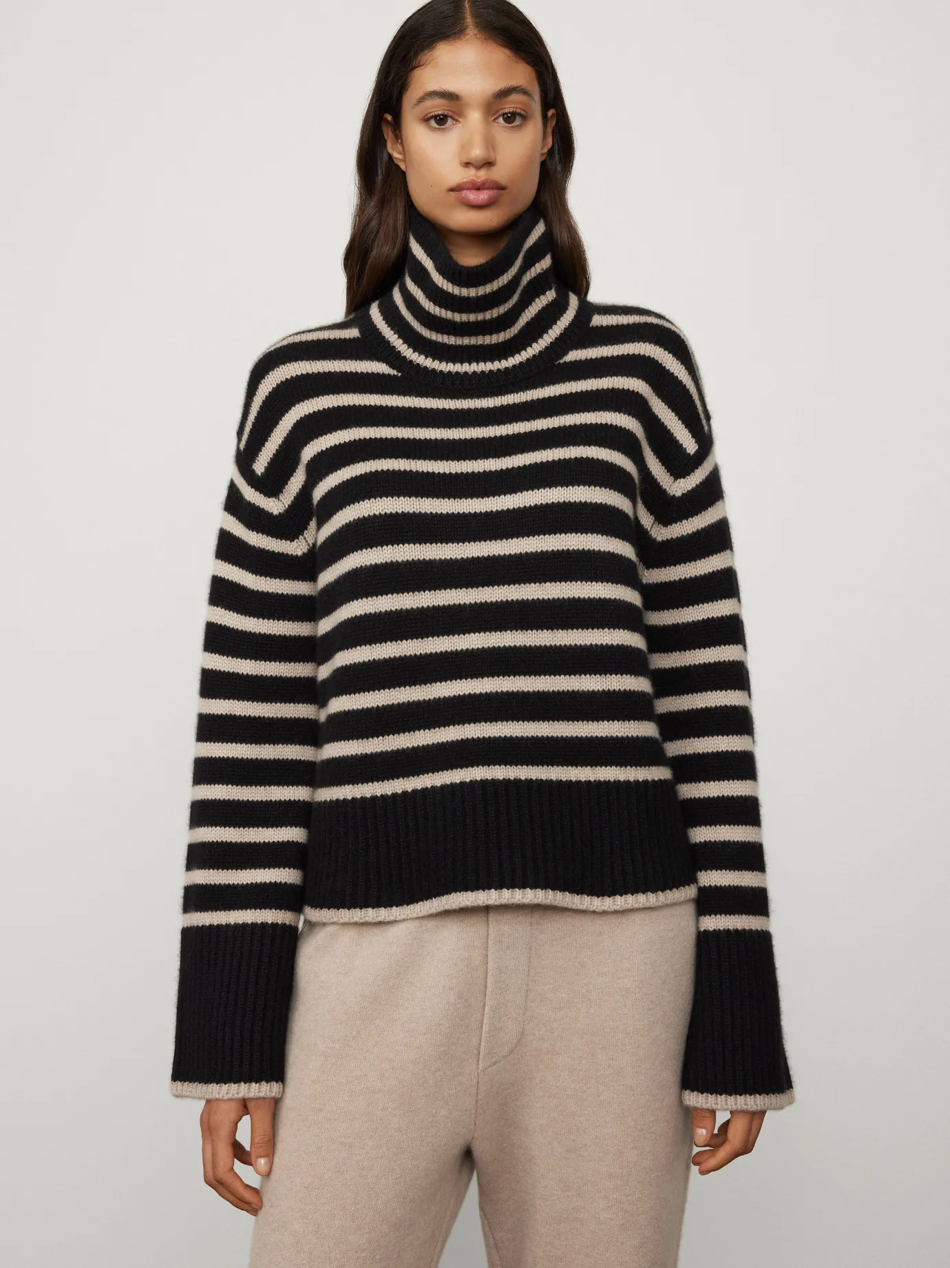 Fashion LISA YANG The Fleur Sweater Black/Sand