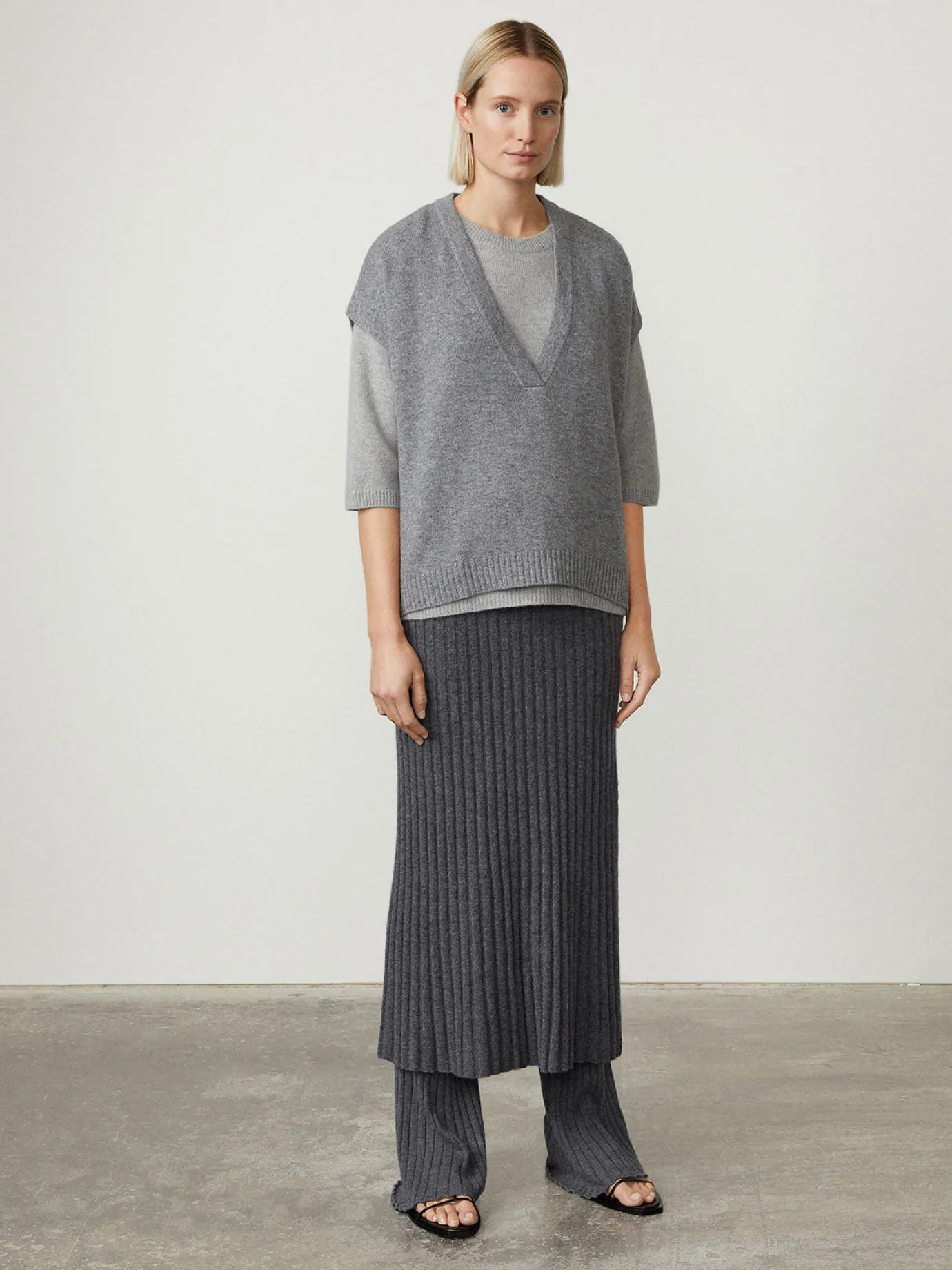 Hot LISA YANG The Linn Vest Grey