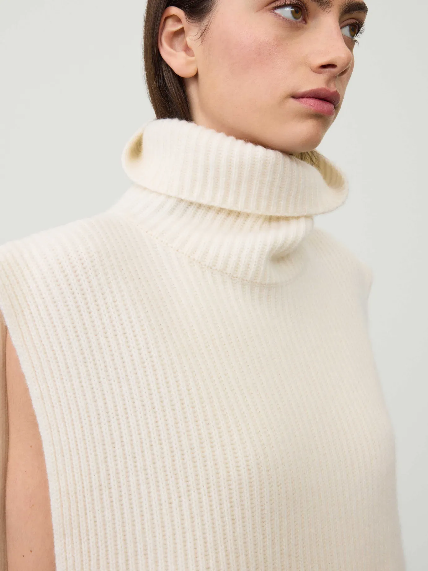 New LISA YANG The Magda Open Vest Cream