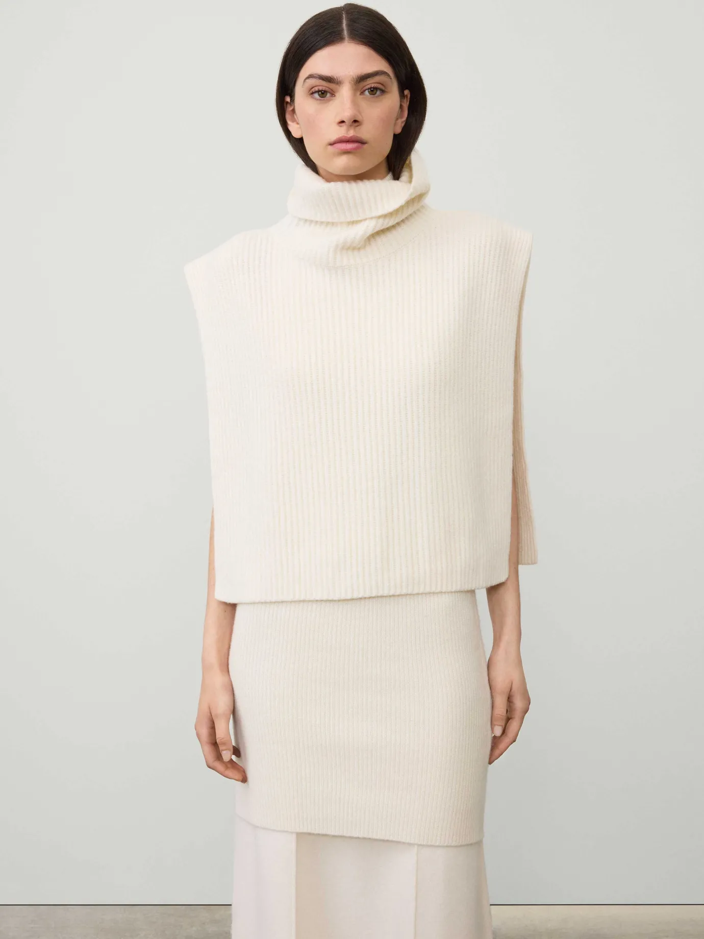 New LISA YANG The Magda Open Vest Cream