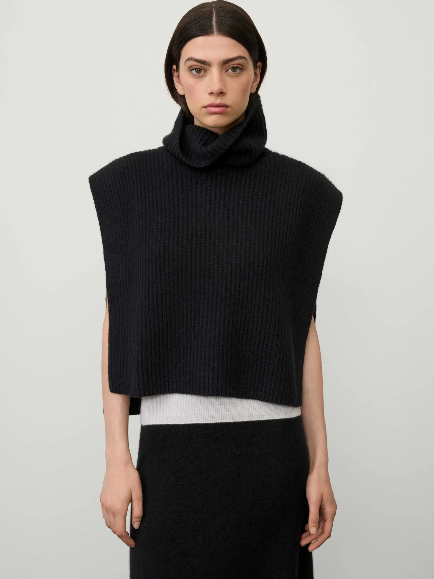 Store LISA YANG The Magda Open Vest Black