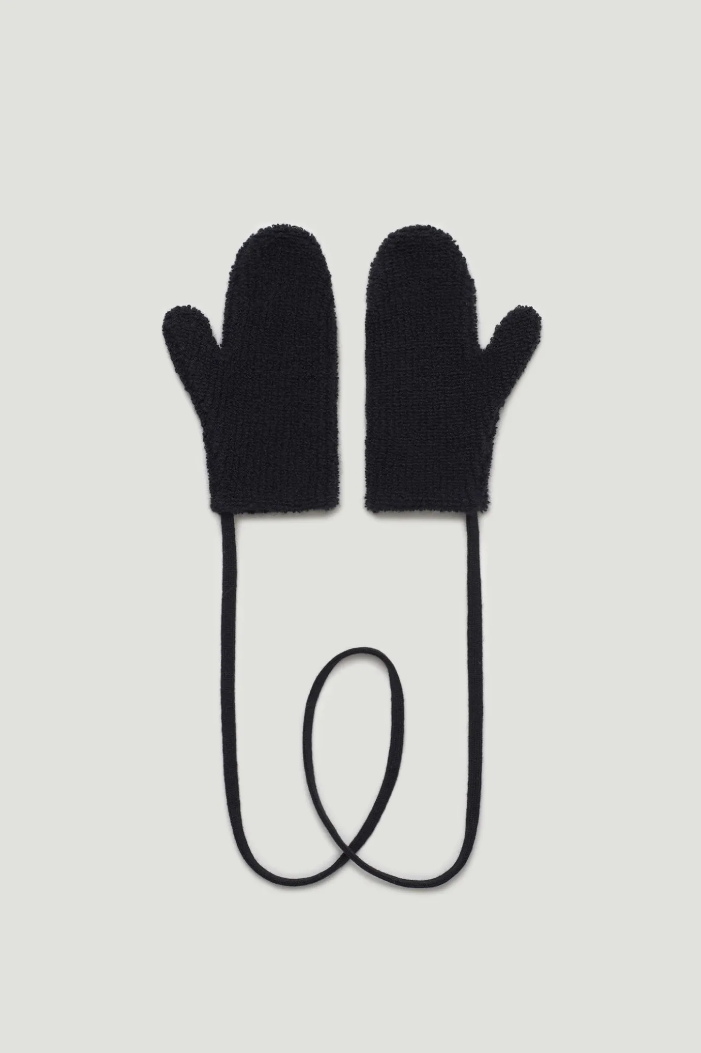 Cheap LISA YANG The Montana Mittens Black