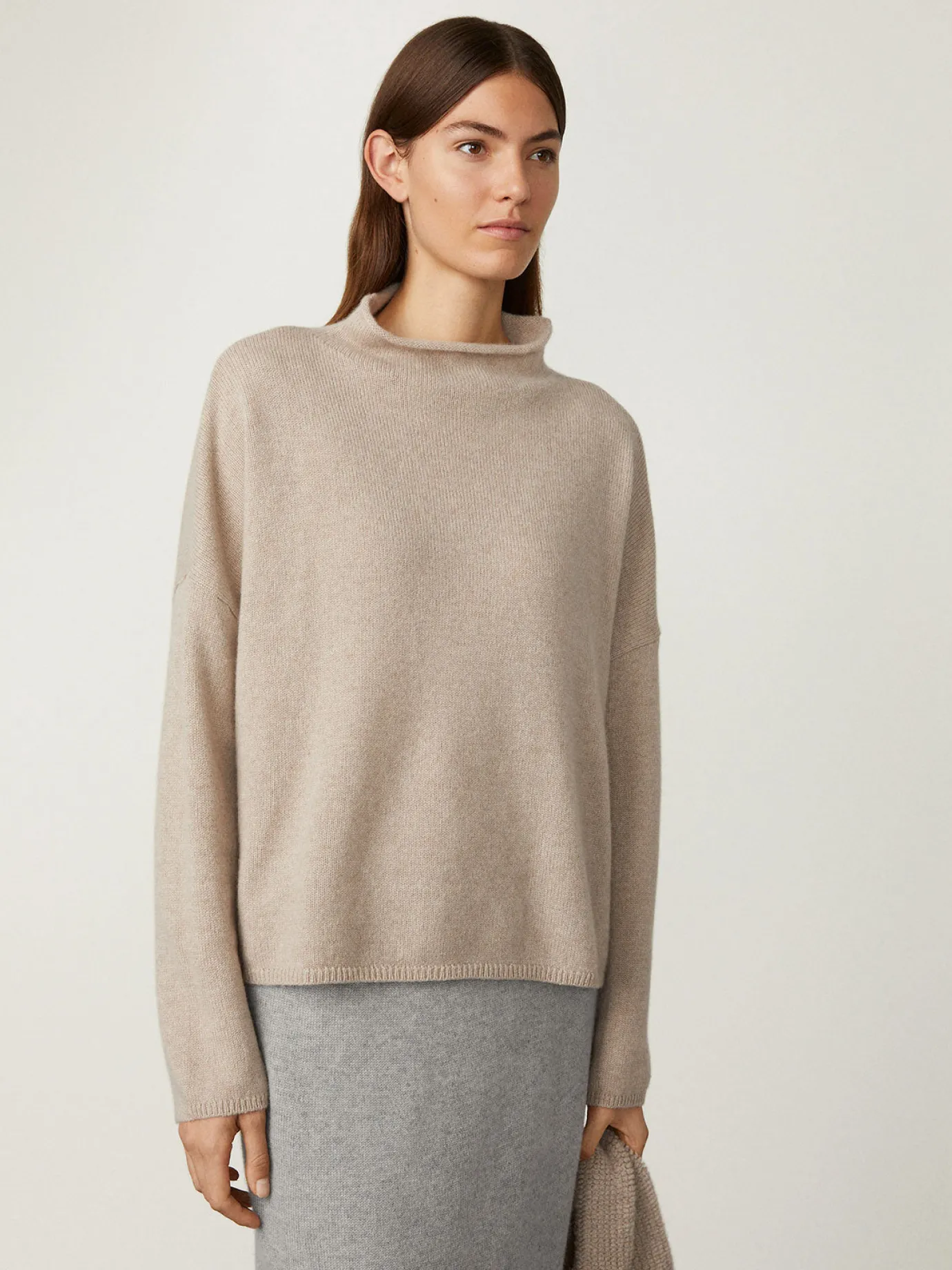 Store LISA YANG The y Sweater | Mock neck cashmere sweater Sand