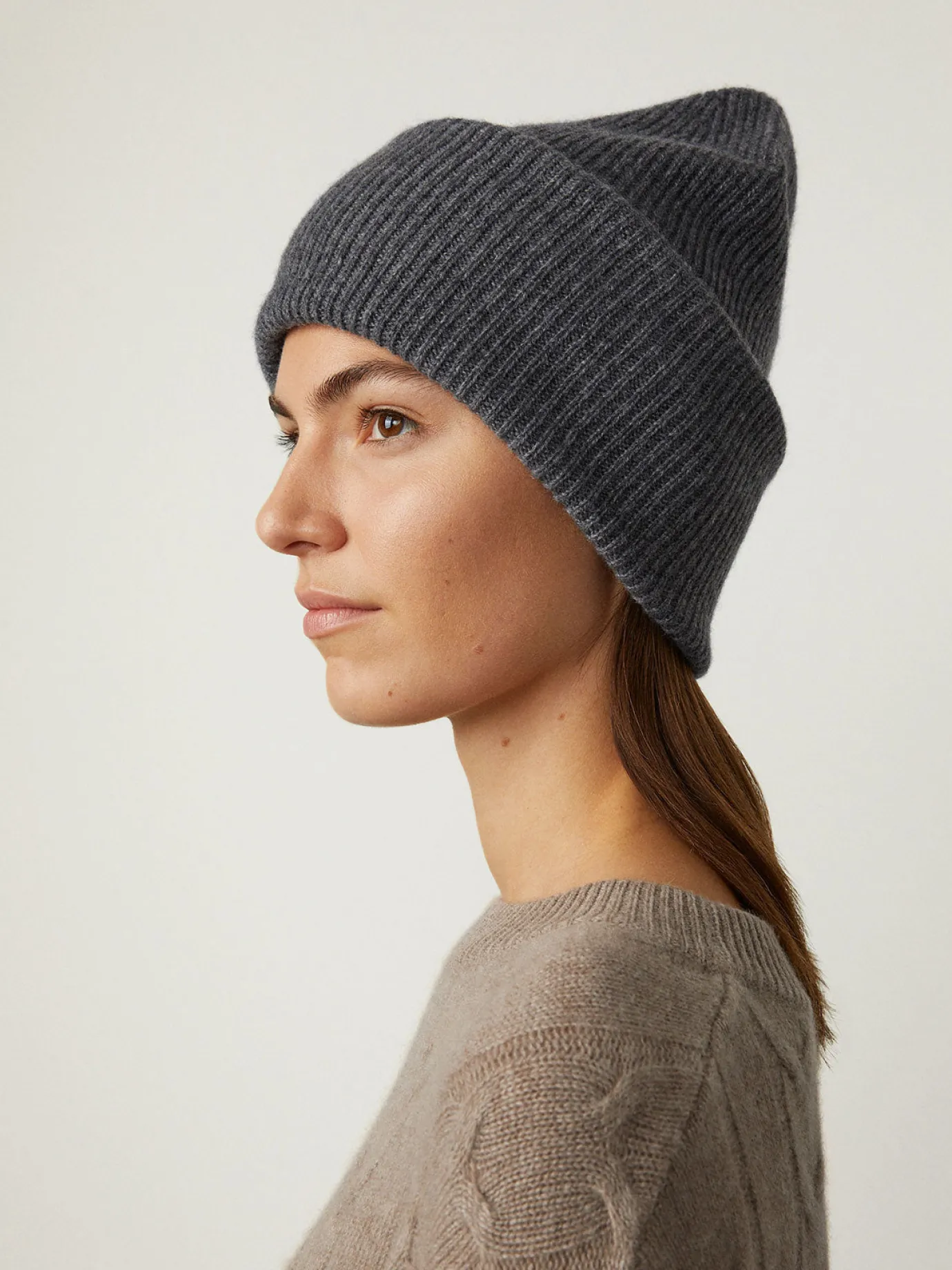 New LISA YANG The Stockholm Hat Graphite